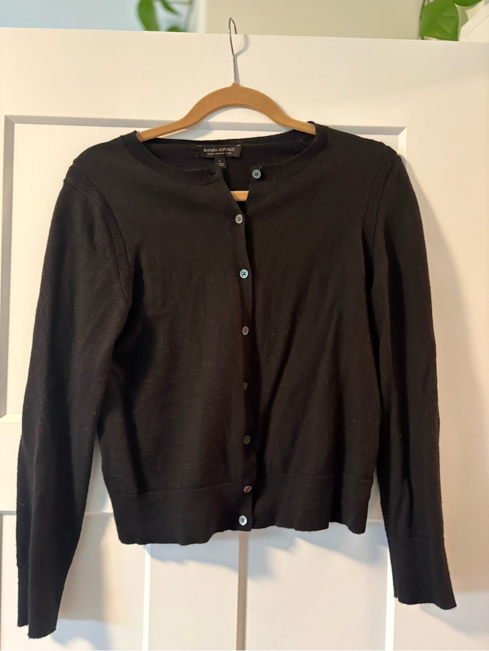 Banana Republic Black Crewneck Button-Up classic cardigan. Large. 100% wool.